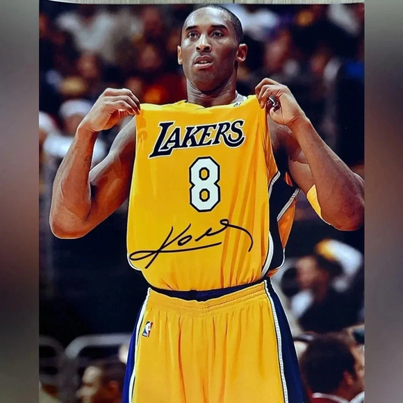 Kobe Bryant autographed photo - Picture 1 of 1
